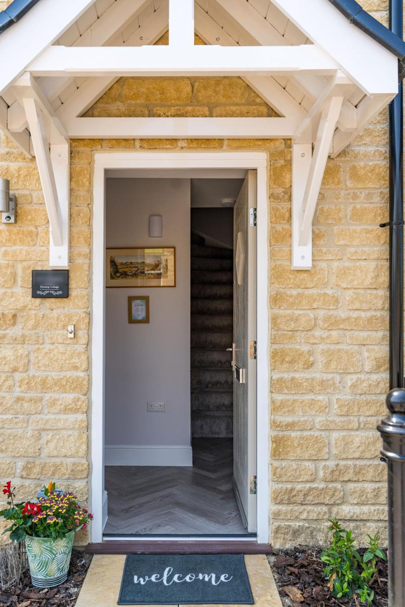 Fleming Cottage - Contemporary Cotswold Home Upper Rissington Eksteriør bilde